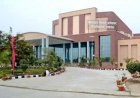 बाबा साहेब अम्बेडकर यूनिवर्सिटी में छात्रा पर बाबासाहेब का चित्र फेंकने का आरोप, धरने पर बैठे छात्र