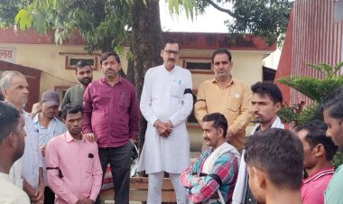महंगाई भत्ता भुगतान के लिए संघ व सहकारी चीनी मिलों में विरोध प्रदर्शन